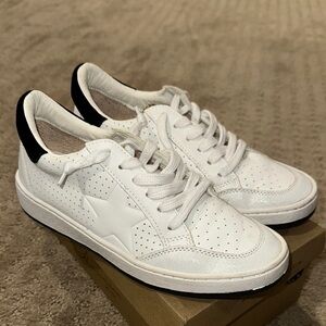 EUC- Vintage Alabama White and Black Retro Low-Top Sneakers with Box